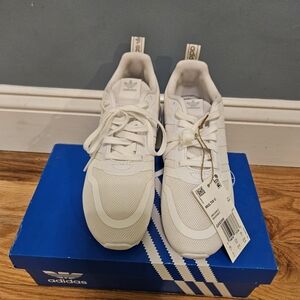 Kids NWT Adidas White Sneakers